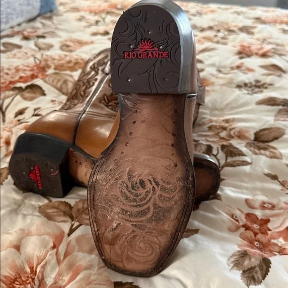 WOMEN'S ROUND UP HOLLY PERFORMANCE WESTERN BOOTS - BROAD SQUARE TOE - Picture 11 of 12